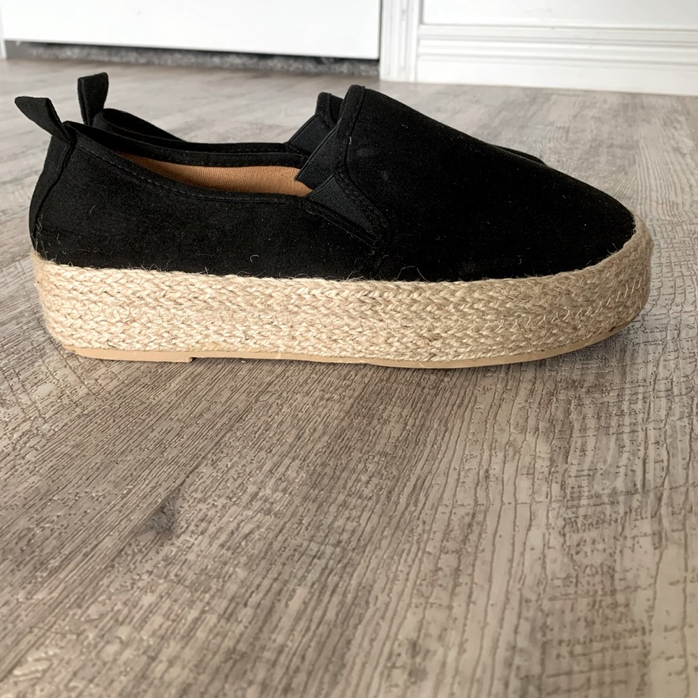 Black sandalish platforms